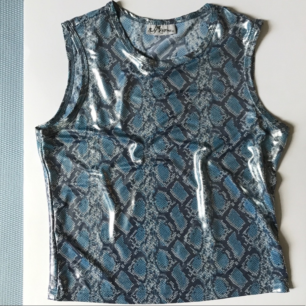 Super 2k holographic snakeskin top 🐍